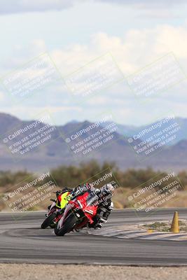 media/Nov-16-2025-Race Pace (Sun) [[8c5fa54630]]/Non Verified Riders (1st 20 Minutes)/5-Turn 15 (110pm)/